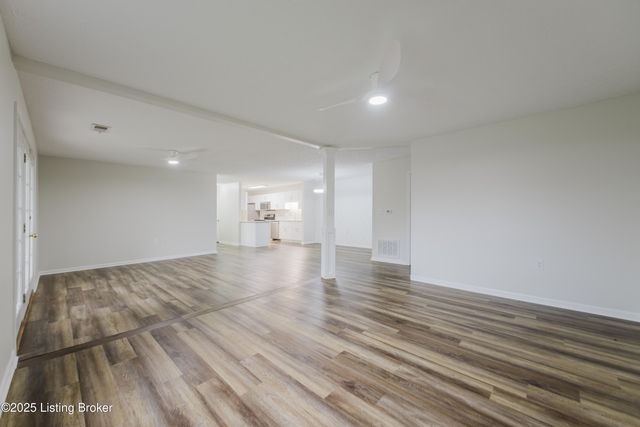 1300 Bee Ln 103, Louisville, KY 40243