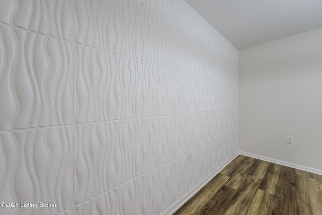 1300 Bee Ln 103, Louisville, KY 40243