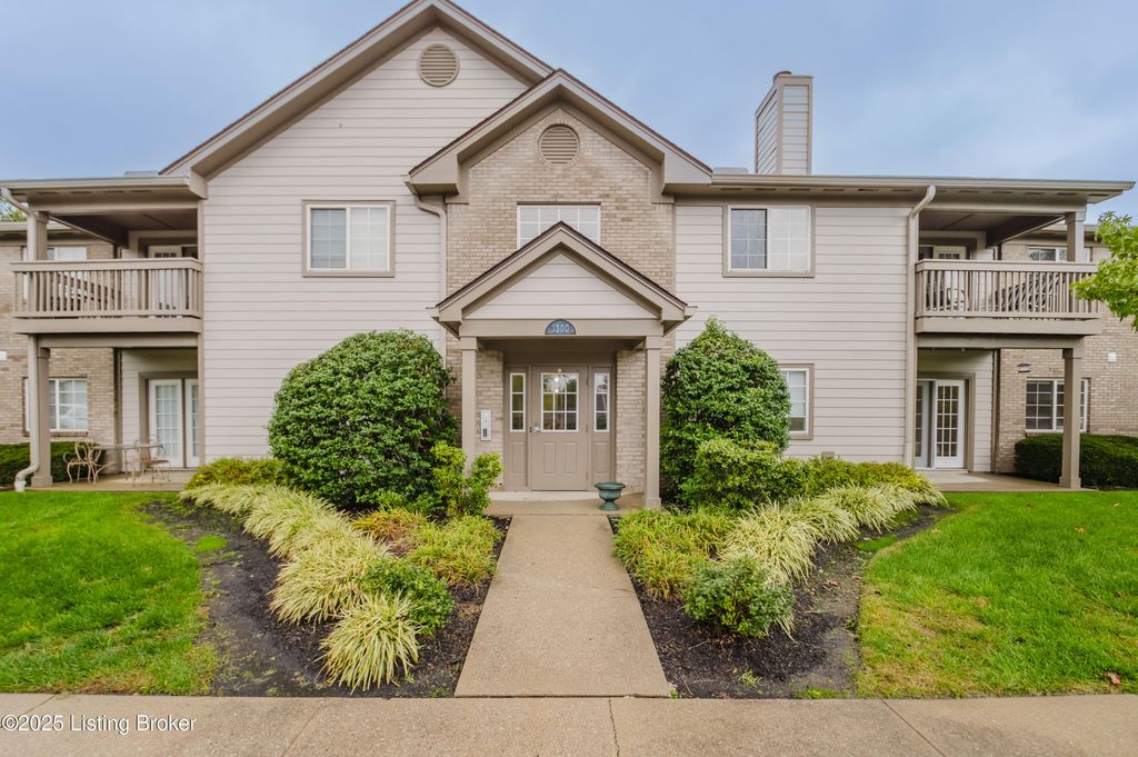1300 Bee Ln 103, Louisville, KY 40243