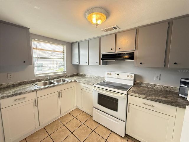 2456 CHESTNUT WOODS DRIVE, Lakeland, FL 33815