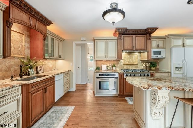 15 Partridge Rd, Hillsborough Twp., NJ 08844