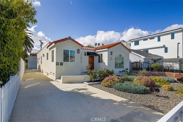 2131 2133 S Cloverdale, Los Angeles, CA 90016