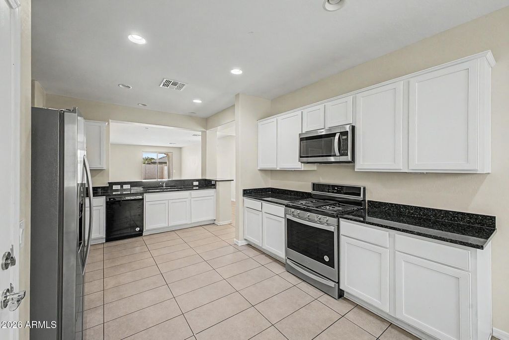 8747 W SOLANO Drive, Glendale, AZ 85305 — photo 3