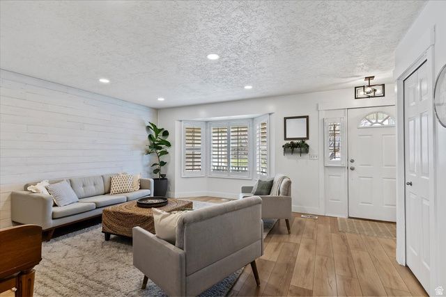 1351 E BAER RD, Fruit Heights, UT 84037