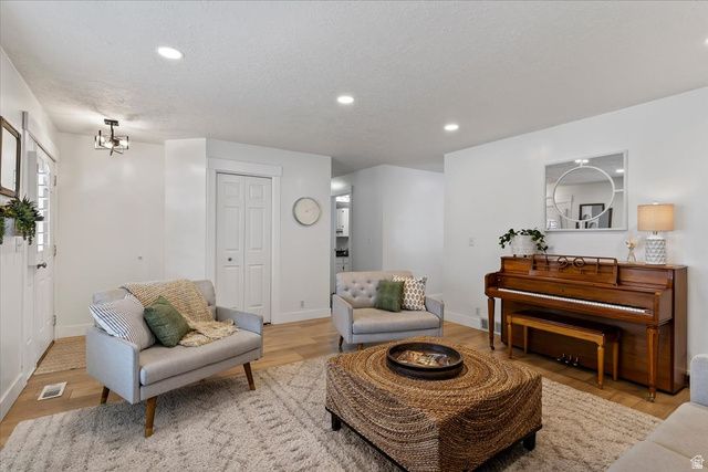 1351 E BAER RD, Fruit Heights, UT 84037