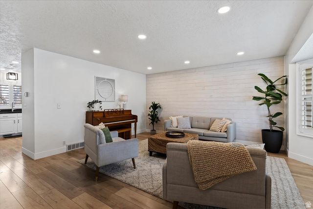 1351 E BAER RD, Fruit Heights, UT 84037