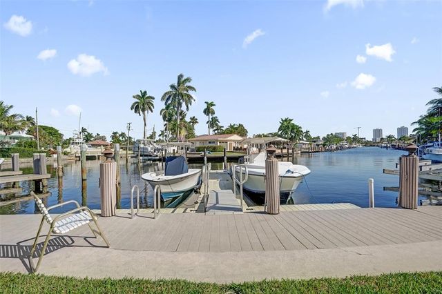 2201 SE 9th Street 203, Pompano Beach, FL 33062