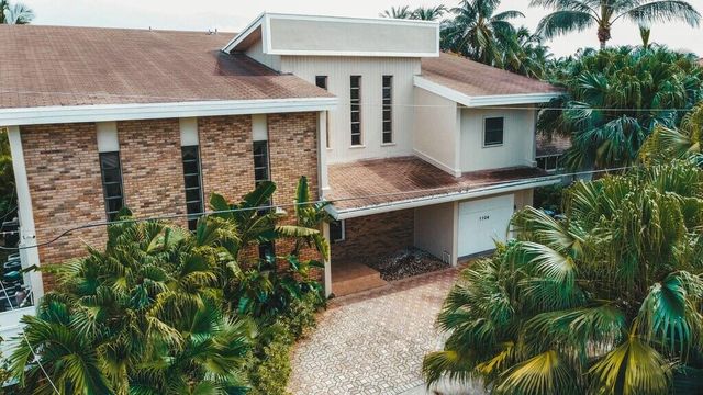 1104 WASHINGTON Street, Hollywood, FL 33019