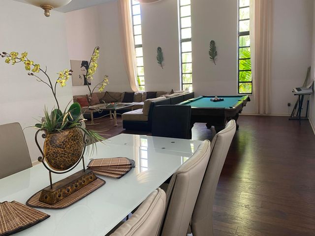 1104 WASHINGTON Street, Hollywood, FL 33019