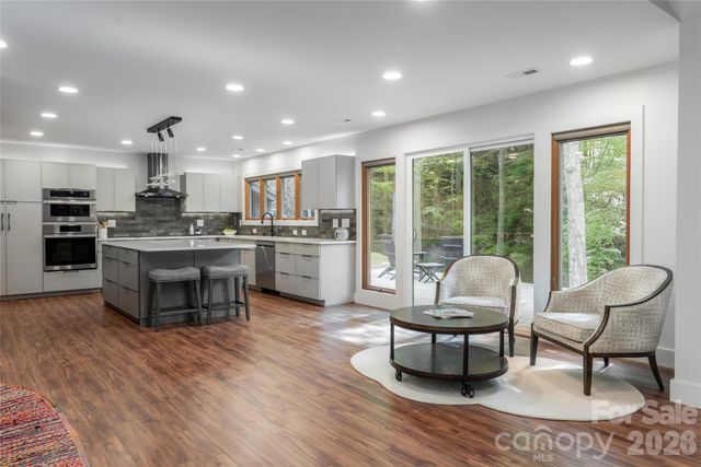 144 Sondley Parkway, Asheville, NC 28805