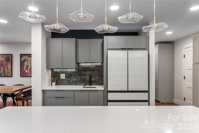 144 Sondley Parkway, Asheville, NC 28805