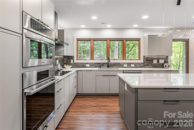 144 Sondley Parkway, Asheville, NC 28805