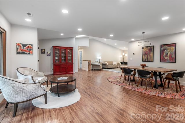 144 Sondley Parkway, Asheville, NC 28805