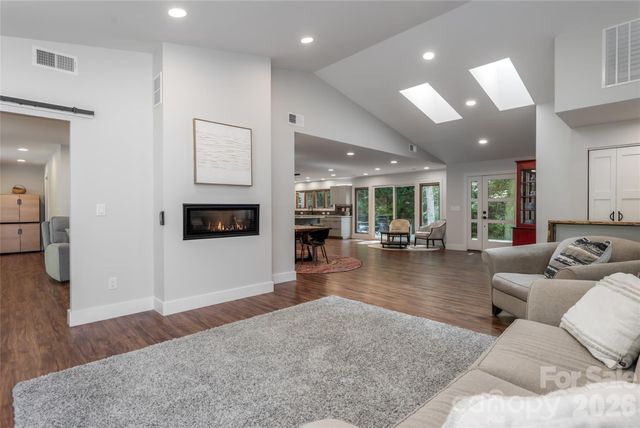 144 Sondley Parkway, Asheville, NC 28805