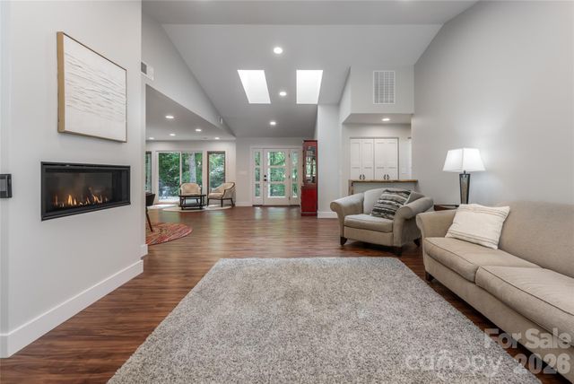 144 Sondley Parkway, Asheville, NC 28805