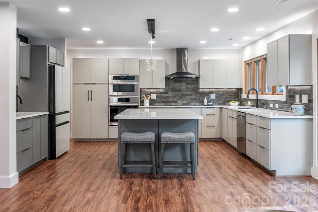 144 Sondley Parkway, Asheville, NC 28805