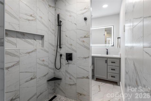 144 Sondley Parkway, Asheville, NC 28805