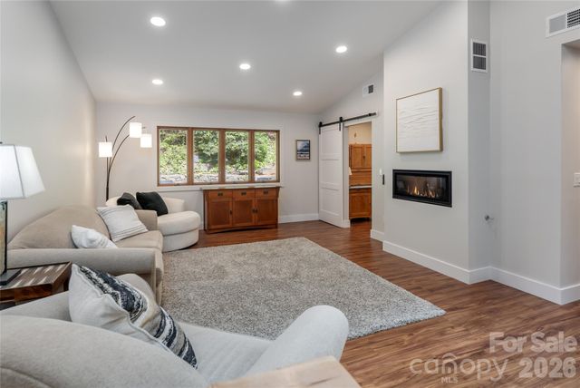 144 Sondley Parkway, Asheville, NC 28805