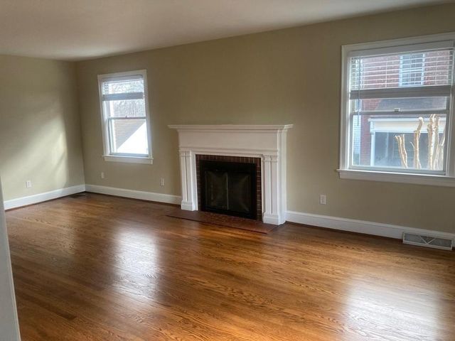516 N Market ST, Salem, VA 24153