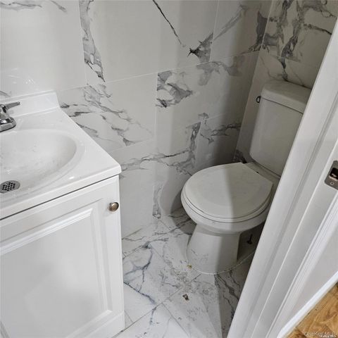 1918 Hunt Avenue, Bronx, NY 10462