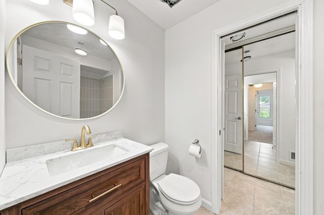 8687 Ridgewind Road, Eden Prairie, MN 55344