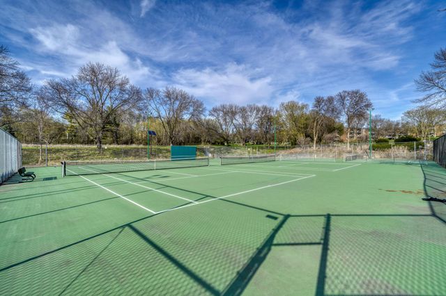 8687 Ridgewind Road, Eden Prairie, MN 55344