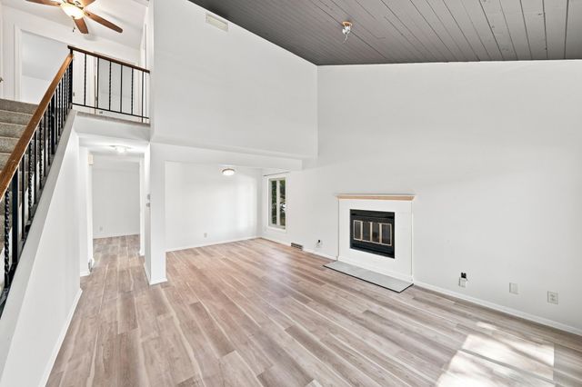 8687 Ridgewind Road, Eden Prairie, MN 55344
