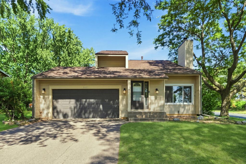 8687 Ridgewind Road, Eden Prairie, MN 55344 — exterior