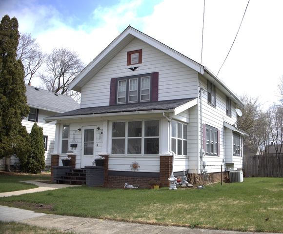 2011 Latham Street, Rockford, IL 61103