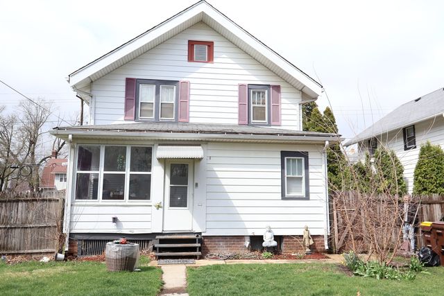 2011 Latham Street, Rockford, IL 61103