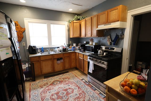 2011 Latham Street, Rockford, IL 61103