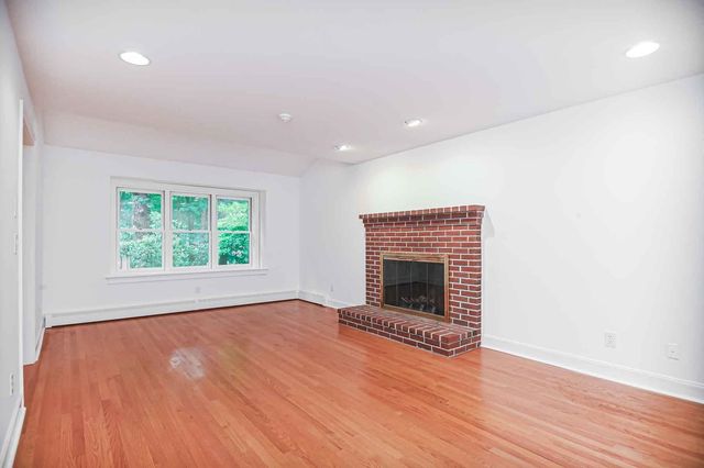 13 Greystone Road, East Kingston, NH 03827