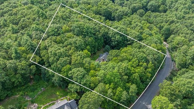 13 Greystone Road, East Kingston, NH 03827