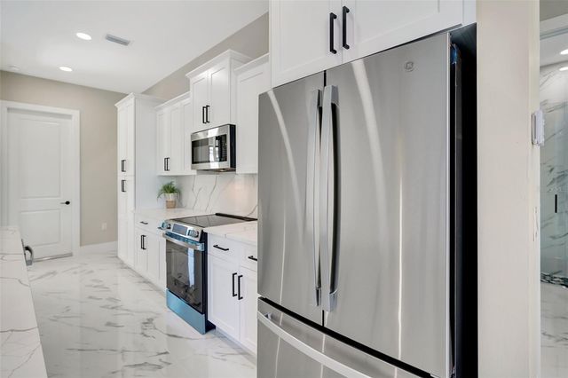 212 FAIRWAY ROAD, Rotonda West, FL 33947