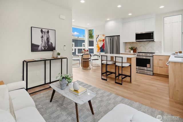 108 29th Avenue E, Seattle, WA 98112