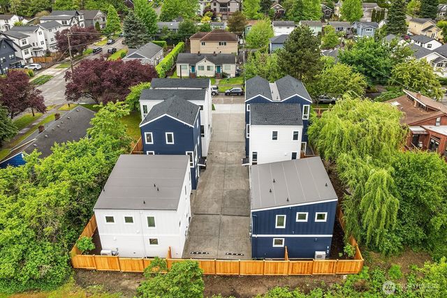 108 29th Avenue E, Seattle, WA 98112