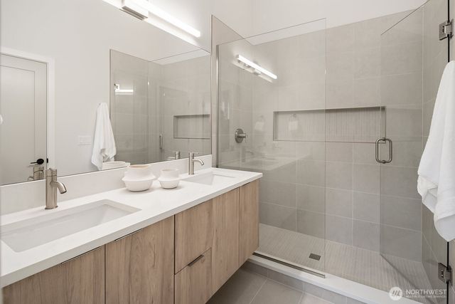 108 29th Avenue E, Seattle, WA 98112