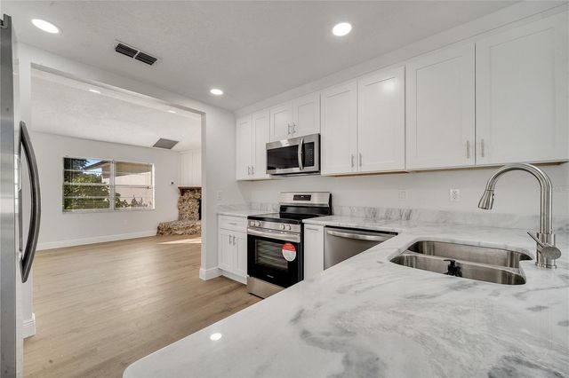 607 HATTAWAY DRIVE, Altamonte Springs, FL 32701