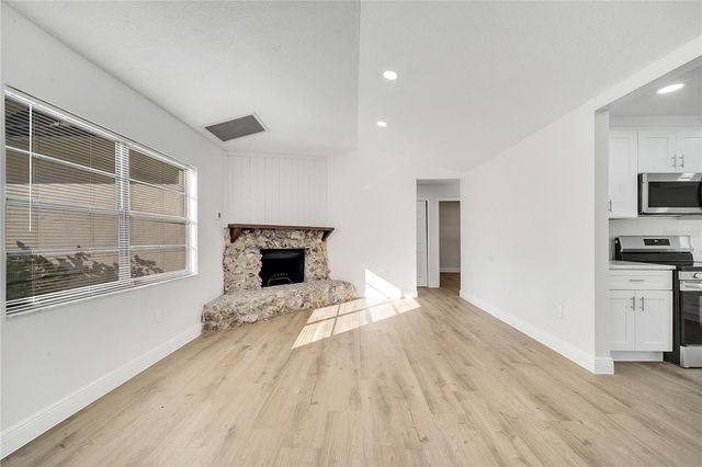 607 HATTAWAY DRIVE, Altamonte Springs, FL 32701