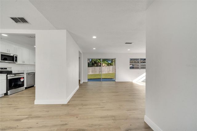 607 HATTAWAY DRIVE, Altamonte Springs, FL 32701