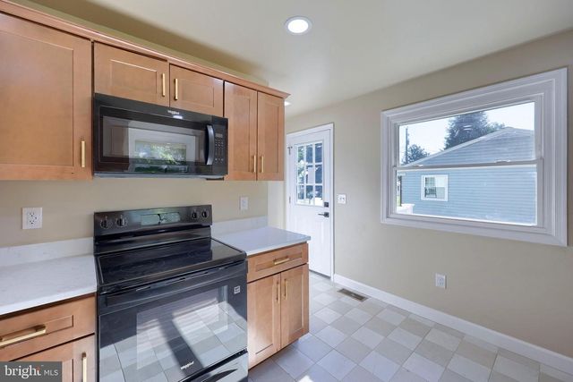 404 E NEW ST, Mountville, PA 17554