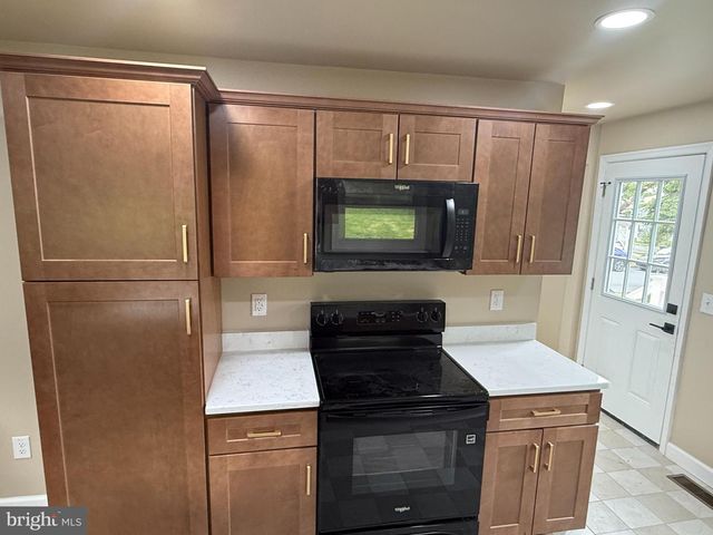 404 E NEW ST, Mountville, PA 17554