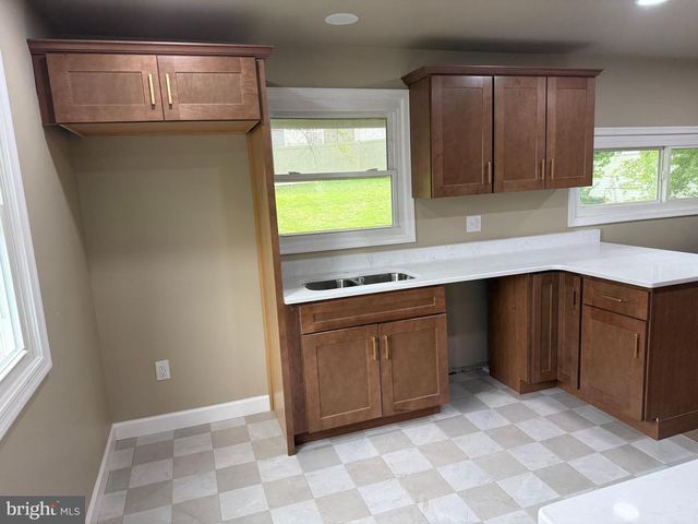 404 E NEW ST, Mountville, PA 17554