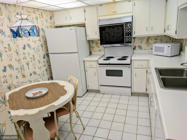 1077 Sibley Memorial Highway 308, Saint Paul, MN 55118
