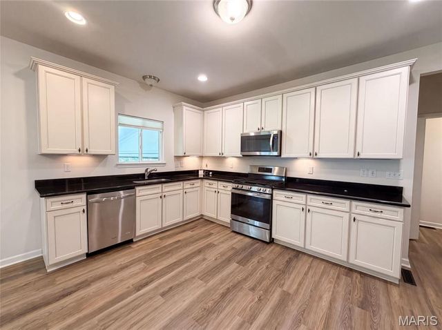 5945 Hawkins Ridge Court, St Louis, MO 63129