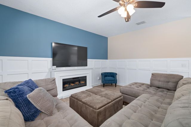 19 Willow Winds Pkwy, St Johns, FL 32259