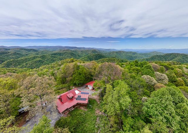 795 Porterfield Gap Road, Robbinsville, NC 28771