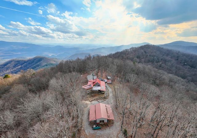 795 Porterfield Gap Road, Robbinsville, NC 28771