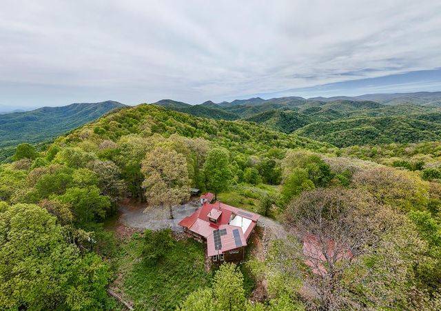 795 Porterfield Gap Road, Robbinsville, NC 28771