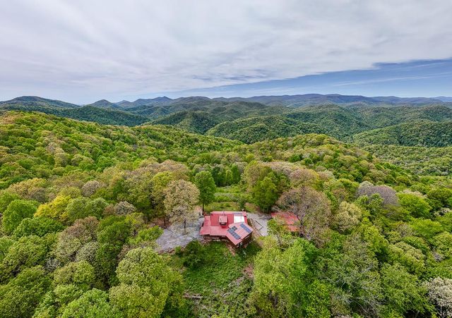 795 Porterfield Gap Road, Robbinsville, NC 28771